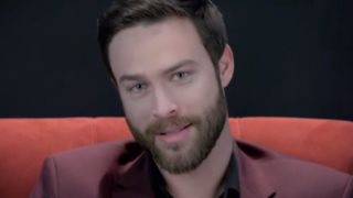 Video Of The Day: Ο Στέφανος Μιχαήλ κάνει ερωτική εξομολόγηση στα κυπριακά!