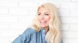 Ελένη Μενεγάκη: Αυτό είναι το αγαπημένο της look που μπορείς να αντιγράψεις και εσύ!