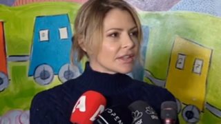 Τζένη Μπαλατσινού: Η πρώτη δήλωση on camera για τον γάμο της με τον Βασίλη Κικίλια