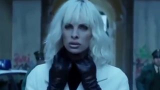 Ελένη Μενεγάκη: Όπως δεν την έχετε ξαναδεί! Το επικό βίντεο μεταμορφωμένη σε Σαρλίζ Θερόν