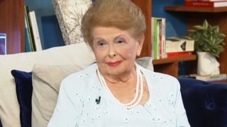 Η Βέφα Αλεξιάδου μιλά για τον θάνατο της οικογένειάς της: "Εκεί έκλαψα τα κορίτσια μου και τον άντρα μου, εκεί άφησα τον πόνο μου"