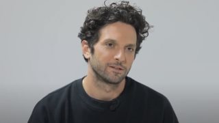 Ο Δημήτρης Μοθωναίος ξεσπά κατά του Σάκη Ρουβά: &quot;Καλύτερα να τραγουδάμε παρά να μιλάμε&quot;