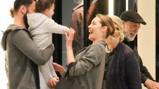 Αντωνία Καλλιμούκου &amp; Νίκος Παραδείσης: Είναι πια οικογένεια! Όλες οι φωτογραφίες