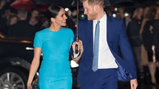 Meghan Markle &amp; πρίγκιπας Harry: Δείχνουν το απίθανο σπίτι τους: Μπεζ, λευκό και λουλούδια παντού