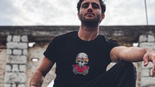 Μόνο στο Yupiii! Γιάννης Βασιλλώτος: Έγινα ηθοποιός επειδή είχα μια κοπέλα που ασχολιόταν με την υποκριτική. Από έρωτα και από περιέργεια, είπα "ναι"