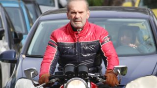 Πέτρος Κωστόπουλος | Βόλτα με τη μηχανή στα Βόρεια Προάστια