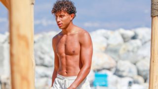 Βουτιές στην Πάρο για τον νικητή του GNTM