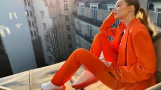 Τι να φορέσω στην τηλεδιάσκεψη με τη δουλειά: 5 items που θα σε μεταμορφώσουν στο απόλυτο girl boss από τον καναπέ του σπιτιού σου