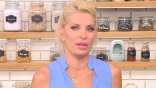 Ελένη Μενεγάκη: Σε ρόλο... μαγείρισσας! Η ανατρεπτική έναρξη της εκπομπής της Τετάρτης