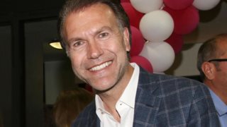 Σωτήρης Πολύζος: Σπάνια βραδινή έξοδος με την κόρη της Μιμής Ντενίση!