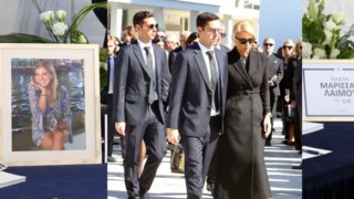 Μαρίσσα Λαιμού: Πλήθος κόσμου στην ταφή της στο Α' Νεκροταφείο Αθηνών