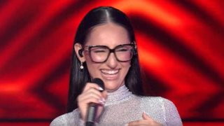 Η Κλαυδία εισέβαλε στο πλατό του &quot;The Voice&quot; κάνοντας έκπληξη στους κριτές - &quot;Αγχώθηκα&quot;