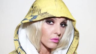 Τάμτα 
: Η κούκλα 23χρονη κόρη της μαζί της στο Τελ Αβίβ | Δείτε τις φωτογραφίες