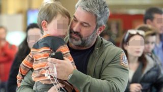 Σπύρος Χαριτάτος: Πού τον εντόπισε ο φωτογραφικός φακός;