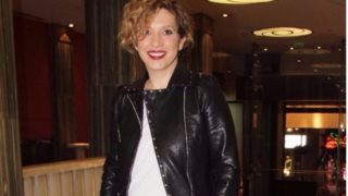 Σύλβια Δεληκούρα: Ποζάρει με τον γιο της χωρίς μακιγιάζ