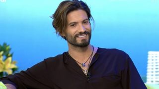 Γιώργος Καράβας: Επίσημη πρώτη στην τηλεόραση! Οι αποκαλύψεις για την προσωπική του ζωή &amp; τη μεγάλη καριέρα στο εξωτερικό