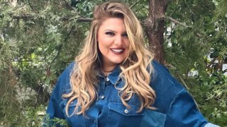 Ντένιμ φόρεμα | Το trend που φορούν οι Ελληνίδες παρουσιάστριες