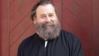 Άγριες Μέλισσες: Ο «παπάς» μιλάει για τη διακοπή των γυρισμάτων λόγω κορονοϊού!