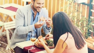 Δείπνο για δύο; 
: Βρήκαμε τον τρόπο να γίνει πραγματικότητα πέντε φορές πιο εύκολα!