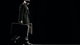 &quot;Ο Θάνατος του Εμποράκου&quot; και ο Βλαδίμηρος Κυριακίδης επιστρέφουν στο Θέατρο Ζίνα για δεύτερη χρονιά