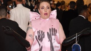 Lena Dunham: Έκανε το ντεμπούτο της στην πασαρέλα
