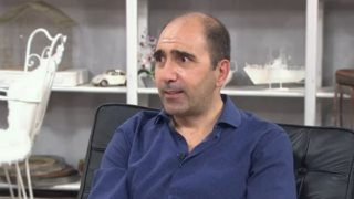 Ο Αλέξανδρος Καλπακίδης αποκάλυψε μέσω ποιου ηθοποιού γνώρισε τη γυναίκα του