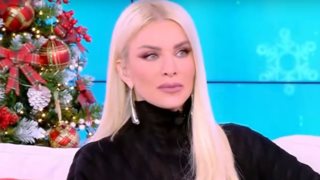 Δάκρυσε η Κατερίνα Καινούργιου: "Αυτός ο άνθρωπος κοιμάται ήσυχος;"