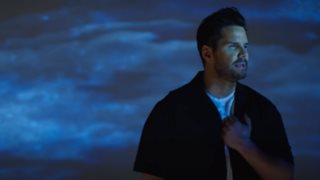 "Εσύ τι να μου πεις" | Το νέο τραγούδι του Γιώργου Τσαλίκη