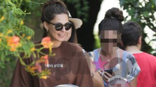 Κατερίνα Παπουτσάκη: Τα πρώτα μπάνια με τον νεογέννητο γιο της! Πού την εντοπίσαμε;