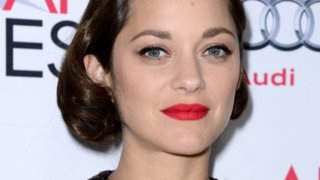 Marion Cotillard: H επίσημη ανακοίνωση μετά την εμπλοκή της στο διαζύγιο Jolie- Pitt: Ποιος είναι ο πατέρας του παιδιού που περιμένει;