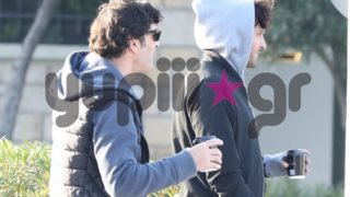 Χριστόφορος Παπακαλιάτης: Βόλτα με γνωστό ηθοποιό | Δείτε φωτογραφίες!