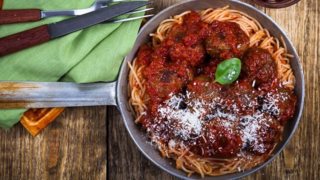 Κεφτέδες με μακαρόνια: Μία συνταγή κατευθείαν από την Αμερική
