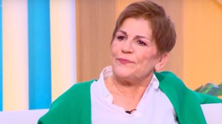 Χρύσα Ρώπα: Αντιμετώπισα το &quot;πλύνε τα πιάτα σου&quot;, μία αντιμετώπιση ότι &quot;ξέρουν οι άλλοι, σταμάτα&quot;. Έχω ακούσει τέτοια κοινωνικά σχόλια