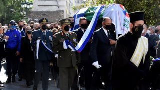 Ράγισε καρδιές 7χρονη στην κηδεία της Φώφης Γεννηματά: "Μη φοβάσαι, θα είναι κοντά οι άγγελοι"