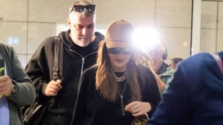 Δέσποινα Βανδή &amp; Βασίλης Μπισμπίκης | Η επιστροφή από τη ρομαντική απόδραση στη Ρώμη