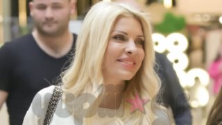 Ελένη Μενεγάκη: Για ψώνια με την κόρη της Λάουρα! Δείτε τις φωτογραφίες