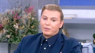 Τάκης Ζαχαράτος: "Είναι πολύ σκληρό να βλέπεις τον γονιό σου να σε κοιτάζει σαν να είσαι άγνωστος - Κάθε φορά που πήγαινα δεν ήξερα αν θα με γνωρίσει"