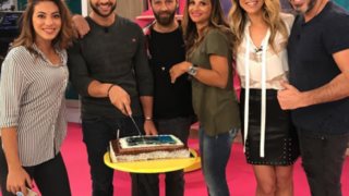 Κωνσταντίνος Βασάλος: Η έκπληξη για τα γενέθλιά του: Η Βαλαβάνη μπήκε με την τούρτα στο πλατό μαζί με τη Σόφη Πασχάλη &amp; τον «Πρώην Μισθοφόρο»