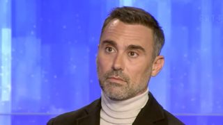 Υπέγραψε ο Γιώργος Καπουτζίδης για τη νέα του σειρά!