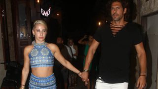 Γιάννης Σπαλιάρας - Ζωή Τζάνη: Διακοπές στη Ρόδο! Η νυχτερινή έξοδος στην παλιά πόλη: Φωτογραφίες