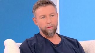 Γιάννης Βαρδής: &quot;Κάποια στιγμή με έπιασε ο πατέρας μου και μου είπε, &quot;Είμαι άνθρωπος με πολλά ελαττώματα, δεν θέλω να γίνεις σαν και μένα&quot;&quot;