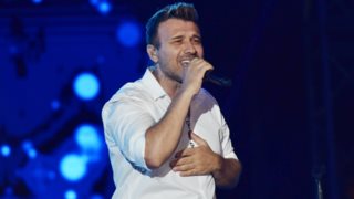 Οικογενειακή υπόθεση η συναυλία του Γιάννη Πλούταρχου στο Κατράκειο! Με τα παιδιά του επί σκηνής