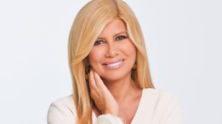 "Σηκώνεται, βγάζει τα μικρόφωνα, τα πετάει και λέει "φεύγω""