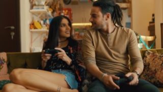 Άρης Μακρής &amp; Άννα-Μαρία Βέλλη: Ζευγάρι στη ζωή, ζευγάρι και στο νέο του video clip!