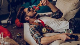 Γιατί τρώμε τόσο καιρό με λάθος τρόπο την πίτσα;: Ναπολιτάνος σεφ δείχνει τον σωστό τρόπο για μέγιστη απόλαυση