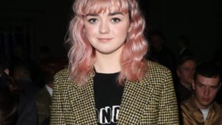 Maisie Williams | Η σταρ του Game of Thrones αποκάλυψε ότι ο πατέρας της την κακοποιούσε μέχρι τα 8 της