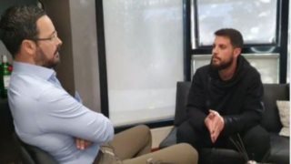 Ο Μάνος Δασκαλάκης μιλά στον Πέτρο Κουσουλό: "Μου ξεκαθάρισε ότι είναι απέναντι από τη Ρούλα Πισπιρίγκου"