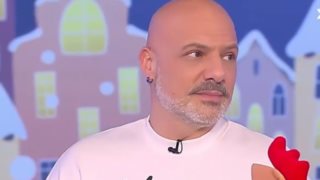 Νίκος Μουτσινάς: "Μην ρωτάτε τον κόσμο για μένα - Αφήστε με στην ησυχία μου"