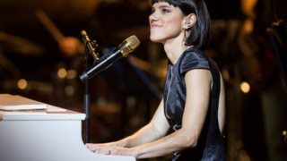 Μόνικα: Με τον σύζυγό της στα παρασκήνια του Ηρωδείου | Όλες οι φωτογραφίες