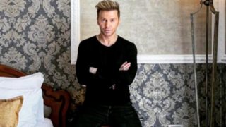 Τάκης Ζαχαράτος: Το απολαυστικό βίντεο που μένει σπίτι ως... Μύριαμ Απλού!